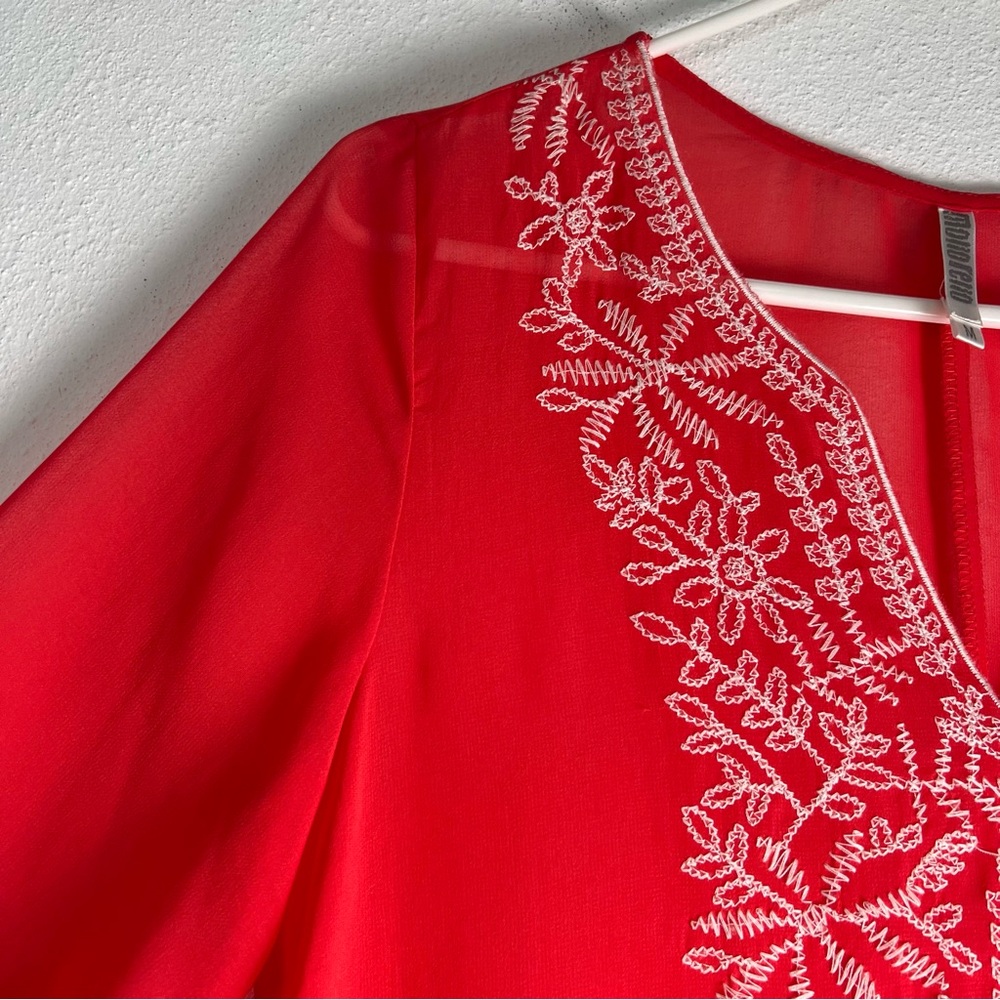 Monoreno Women’s Embroidered Tunic Top Size Medium V-Neck Cover-Up Coral Color - Picture 10 of 16
